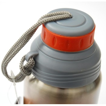 Лека и здрава алуминиева бутилка с капачка на винт, подходяща за колоездене