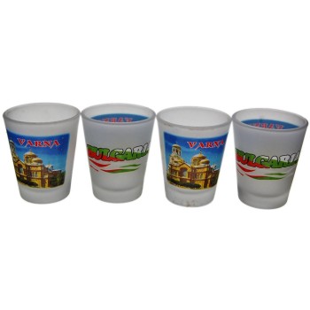 Комплект четири броя сувенирни стъклени чаши с декорация - катедралата във Варна