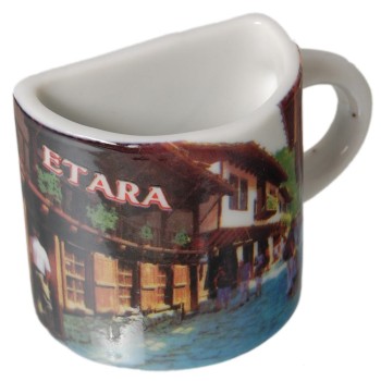 Сувенирна чаша с магнит, гравирана с къщи от Етъра