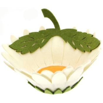 Декоративна кашпа за саксия във формата на маргаритка, красиво украсена с калинка