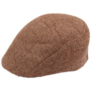 Зимна шапка тип каскет от плат с мини козирка