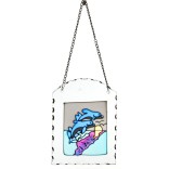 Сувенирна плочка за закачане от рисувано стъкло - два делфина