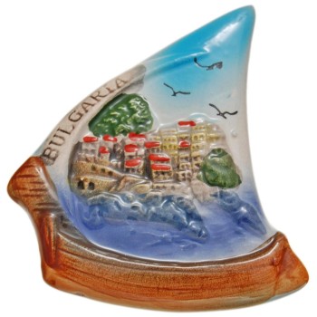 Декоративна гипсова фигурка с магнит - лодка -морски бряг и надпис България