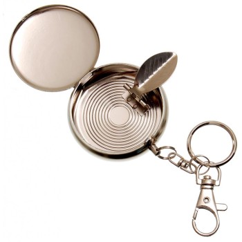 Сувенирен метален ключодържател - джобен пепелник с автоматичен капак и поставка за цигара
