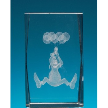 Безцветен стъклен куб с триизмерно гравиран Гуфи с балоби