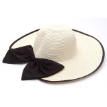 Дамска плетена шапка с панделка - папионка
