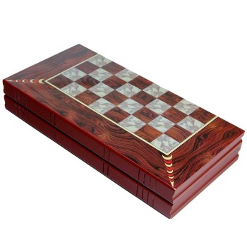 Комплект шах и табла в красива дървена кутия
