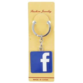 Ключодържател с цветна метална пластинка - логото на Facebook