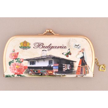 Сувенирно малко портмоне от изкуствена кожа с изобразена - старинна къща и надпис България