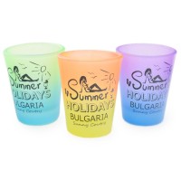 Сувенирна чаша за шот, декорирана с излегната жена и надпис - Summer Holidays Bulgaria Sunny country