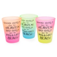 Сувенирна чаша за шот, декорирана със забавно послание - Good girls go to heaven, bad girls go to Bulgaria beach