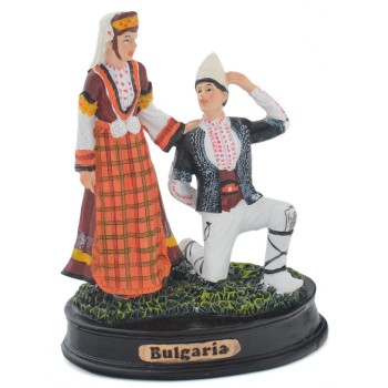 Сувенирна декоративна фигурка - мъж и жена в народни носии