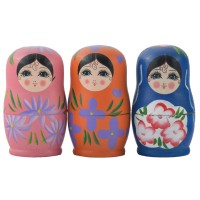 Декоративна дървена фигурка - пет броя матрьошки с красива пирография