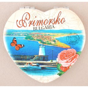 Сувенирно джобно огледало във формата на сърце, изработено от изкуствена кожа и метал
