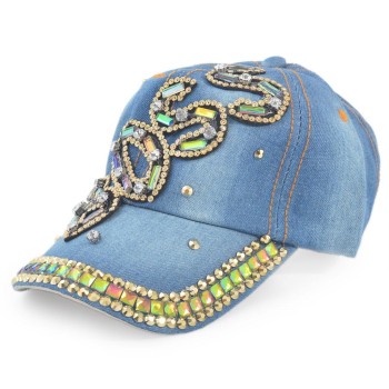 Спортна лятна шапка от плат с козирка, декорирана с надпис BOSS и цветни камъни