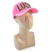 Едноцветна спортна шапка с козирка, декорирана с надпис LUCK и камъни
