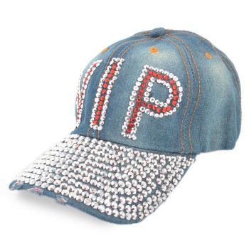 Спортна лятна шапка с козирка, декорирана с надпис VIP и цветни камъни