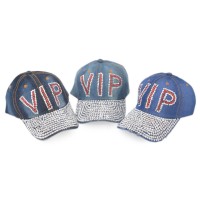 Спортна лятна шапка с козирка, декорирана с надпис VIP и цветни камъни