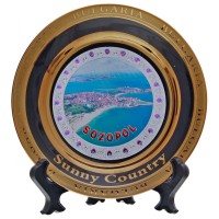 Сувенирна чинийка порцелан с пластмасова поставка и кукичка за закачване